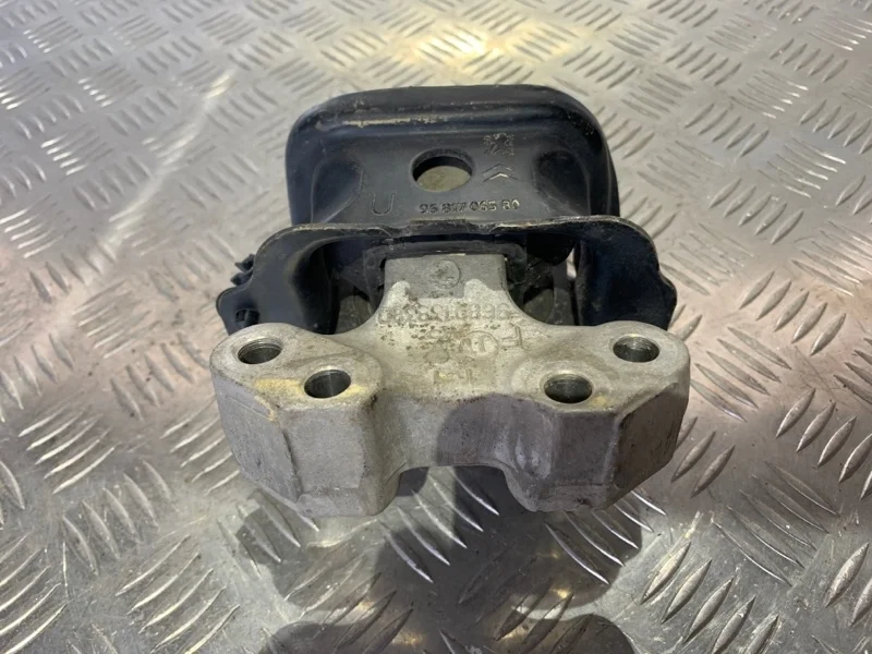Опора двигателя Citroen C3 2013 1839F4 2 1.6