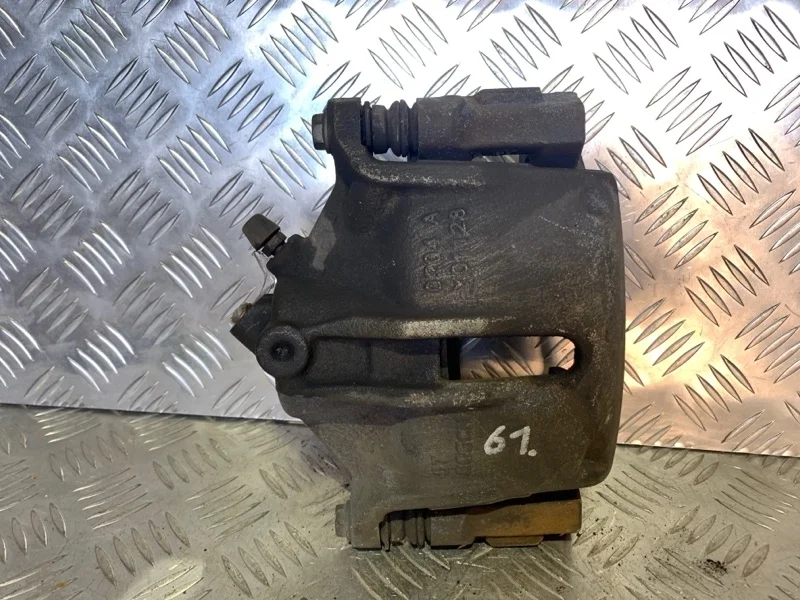 Суппорт тормозной Ford Mondeo 2005 2218067 3 2.5, передний левый