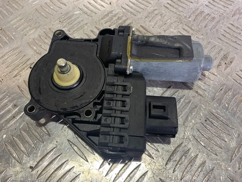 Мотор стеклоподъемника Ford Mondeo 2005 1320875 3, задний левый