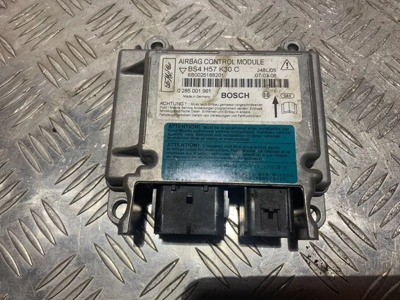 Блок управления аирбаг Mazda 3 BS4H57K30C BK