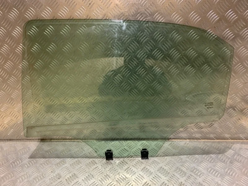 Стекло Peugeot 301 2013-2016 9675012680 I, заднее левое