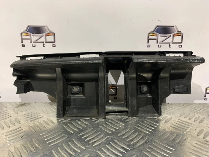 Крепление бампера Volvo C30 2011 31323158 1, заднее левое