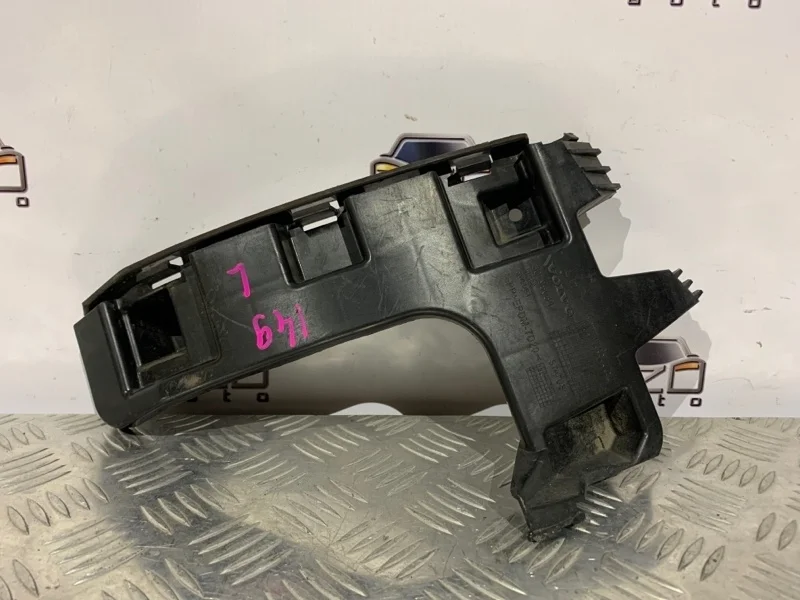 Крепление бампера Volvo S60 2011 30795054 2, заднее левое