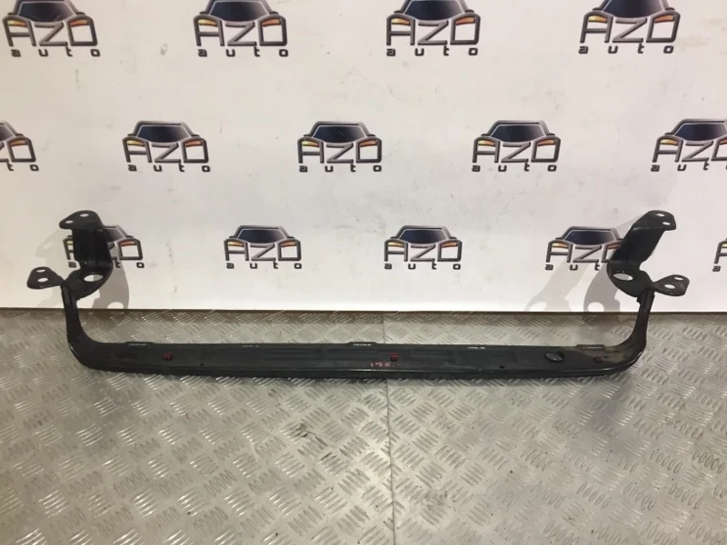 Планка радиатора Volvo C30 2008 30792611 2.4