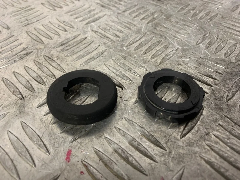 Крепление парктроника Chevrolet Captiva 2012 20865602 C140, заднее