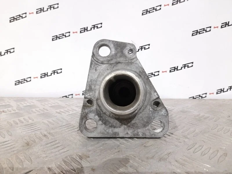 Крепление усилителя бампера Audi A4 8Е0807134В B6, переднее левое