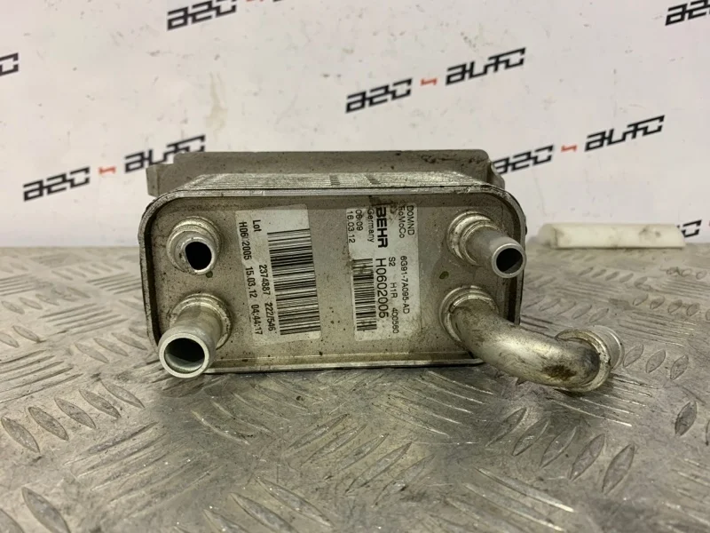 Радиатор масляный Volvo S60 2012 30792231 B4164T