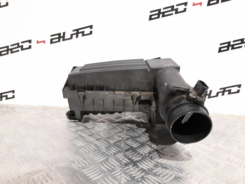 Корпус воздушного фильтра Volkswagen Passat 2008 1K0129607 B6 1.8