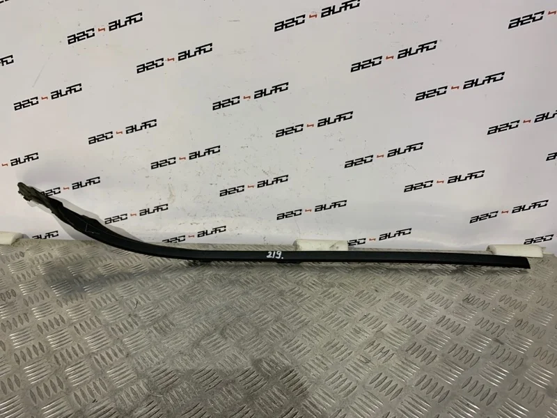 Молдинг лобового стекла Volvo S60 2012 31335864, левый