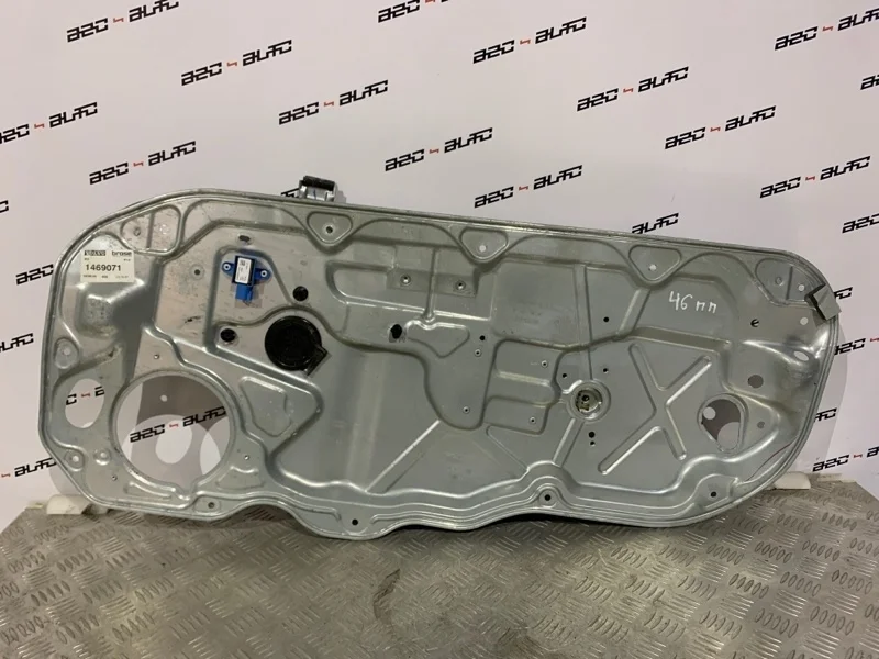 Стеклоподъемник Volvo C30 2008 30784510 1, передний правый