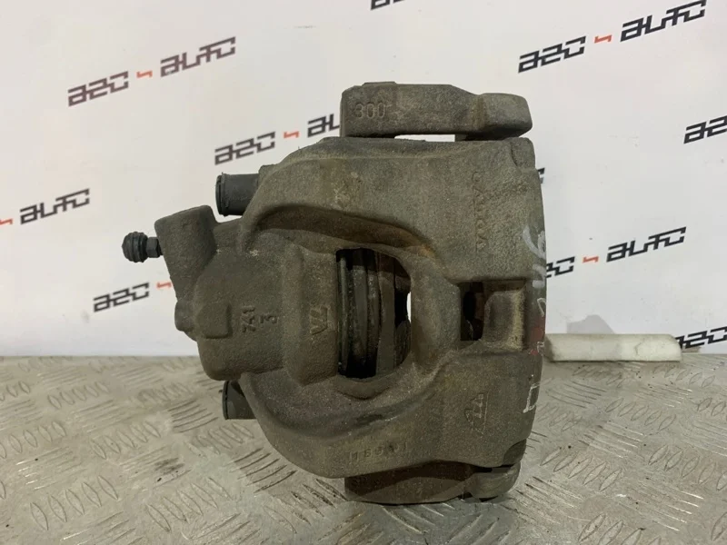 Суппорт тормозной Volvo S60 2012 2 B4164T, передний левый