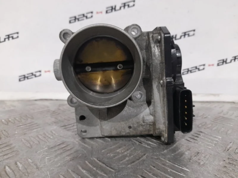 Дроссельная заслонка Volvo C30 2009 31216327 1 2.4