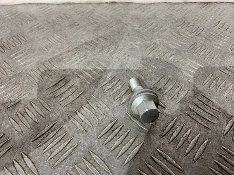 Болт колесный Citroen C4 7901922SX