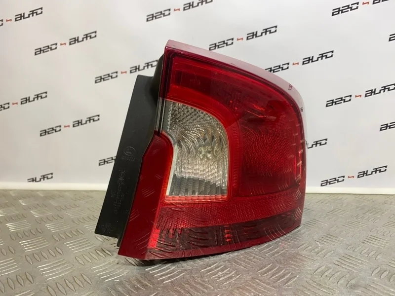 Фонарь Volvo S60 2011 30796268 2, правый