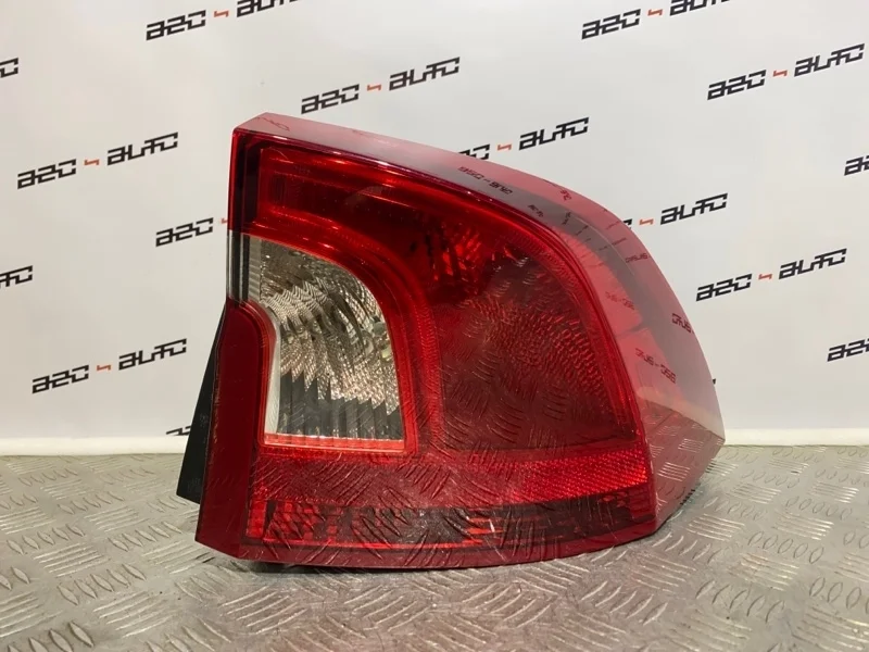 Фонарь Volvo S60 2012 30796268 2, правый