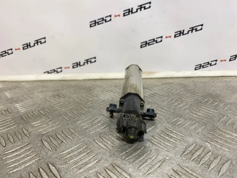 Форсунка омывателя Volvo V60 2011 30784344, левая