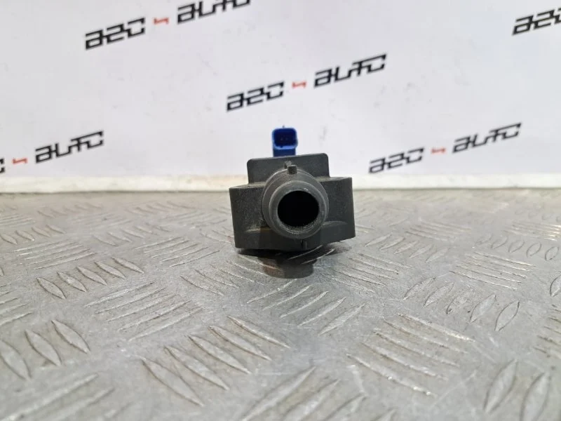 Клапан электромагнитный системы охлаждения (байпасный) Volvo S60 2012 31370948 2 B4164T