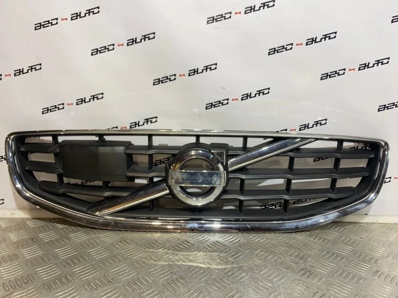 Решетка радиатора Volvo S60 2013 31323100 2