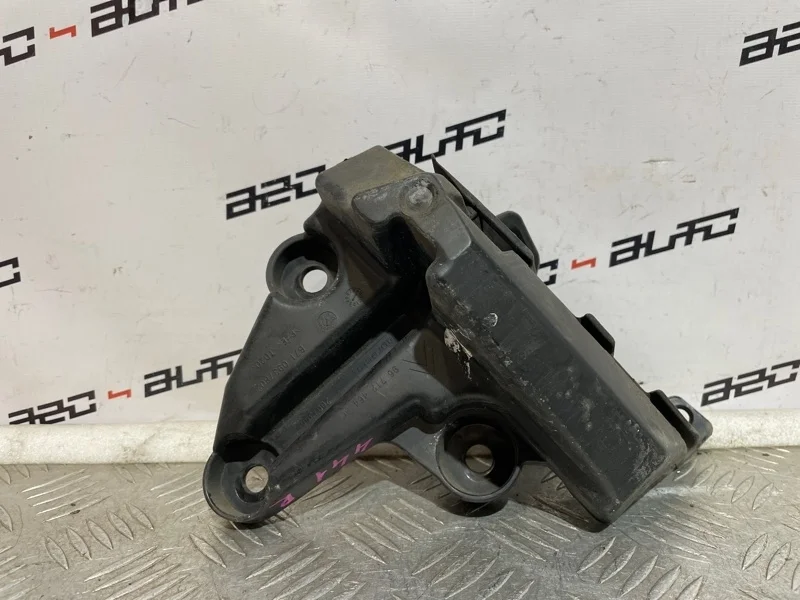 Крепление бампера Citroen C4 2011 9671246480 B7, заднее правое