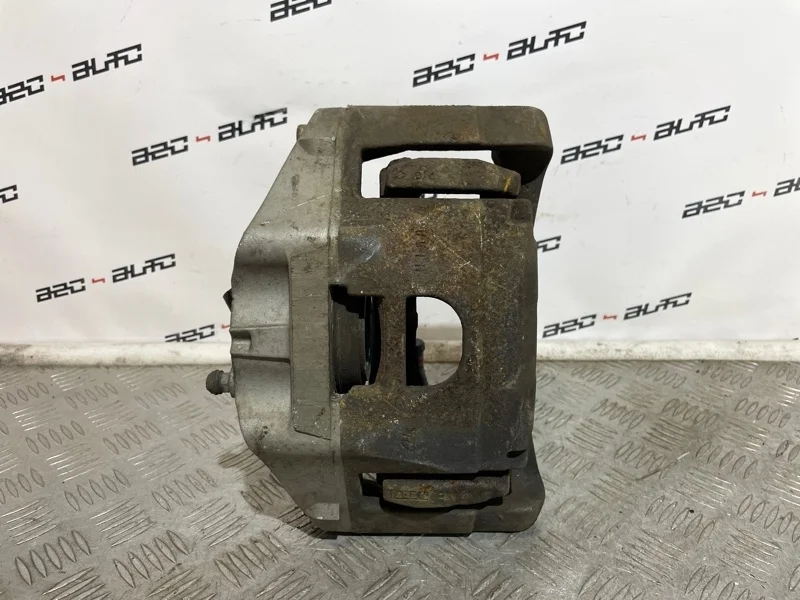 Суппорт тормозной Audi A4 2008 4F0615123 B7 BWE, передний левый