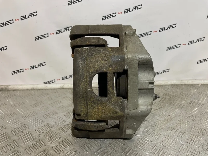 Суппорт тормозной Audi A4 2008 4F0615124 B7 BWE, передний правый