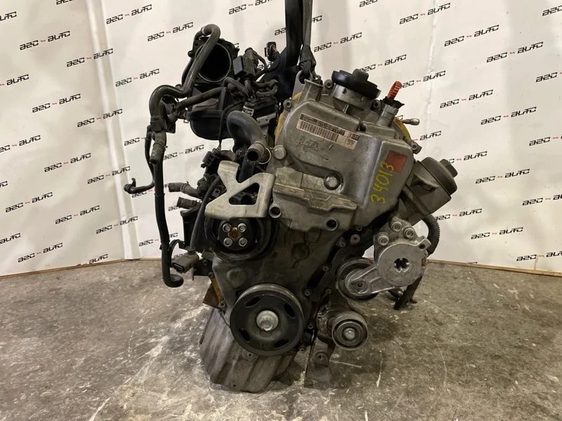 Двигатель Volkswagen Golf 2008 03C100035T 5 1.4