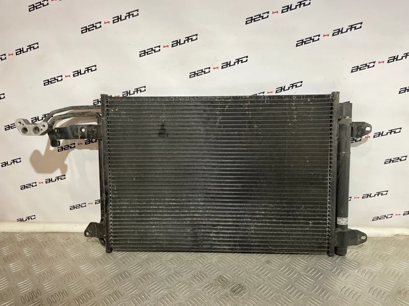 Радиатор кондиционера Volkswagen Golf 2008 1K0820411Q 5 1.4