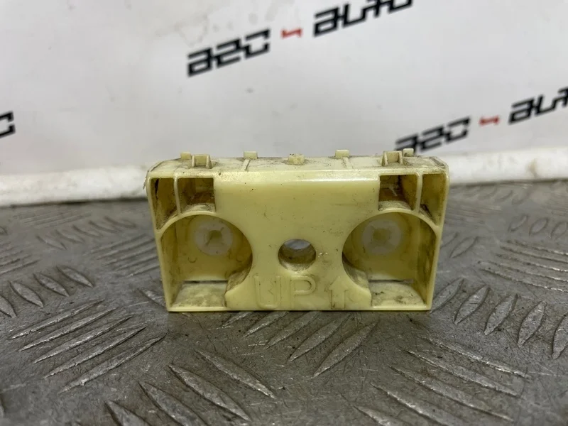 Крепление бампера Nissan X-Trail 62222JG000 T31, переднее левое