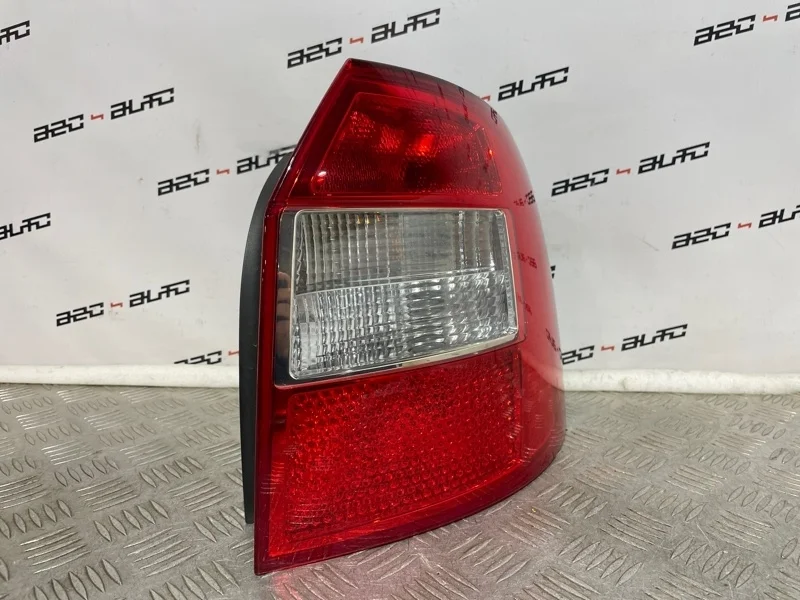 Фонарь Audi A4 Avant 2004 8E9945096A B6, правый