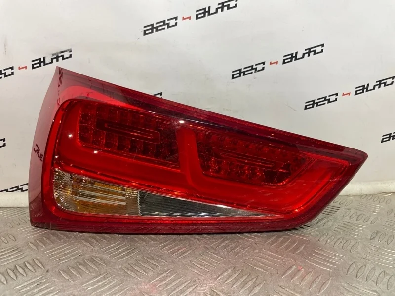 Фонарь Audi A1 8X0945093B 8X, левый