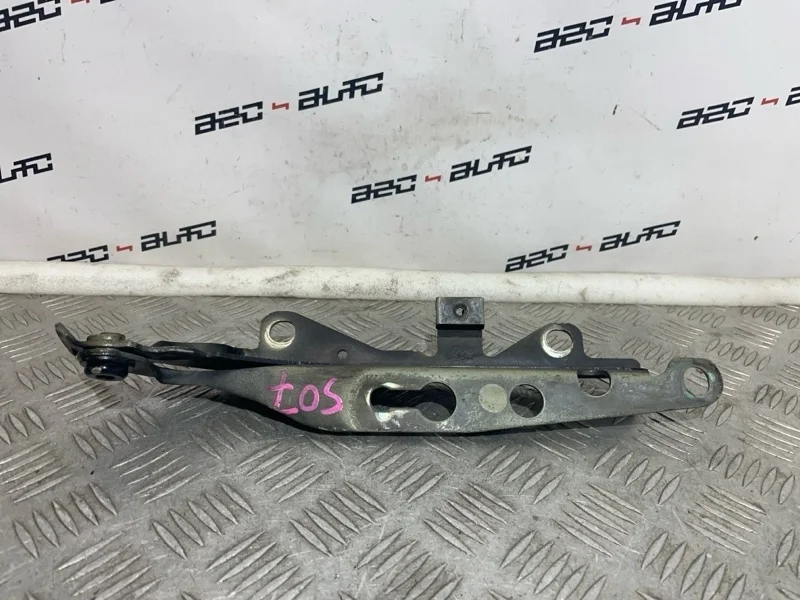 Петля капота Volvo XC70 2004 30716744 1, левая