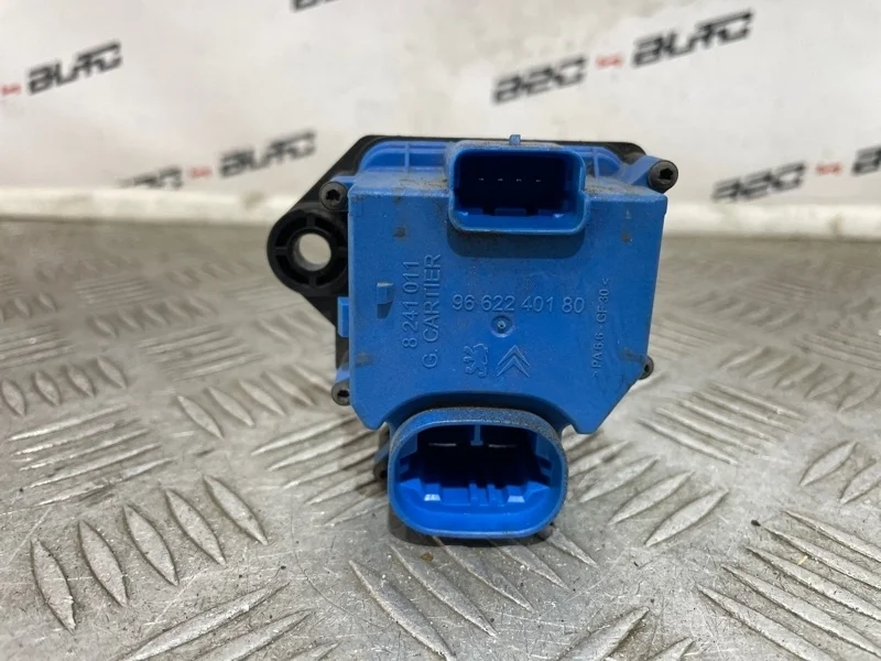 Блок управления вентилятором Citroen DS4 2012 9662240180 1 1.6