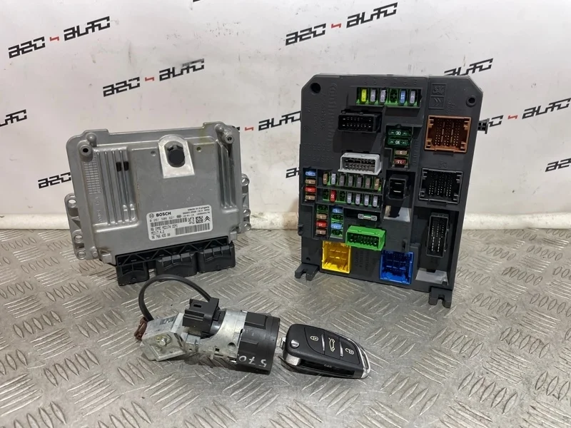 Стартовый комплект ЭБУ Citroen DS4 2012 9676643580 1 1.6