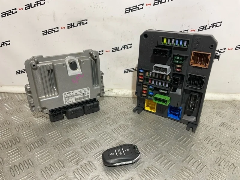 Стартовый комплект ЭБУ Citroen DS5 2012 9676643580 1.6