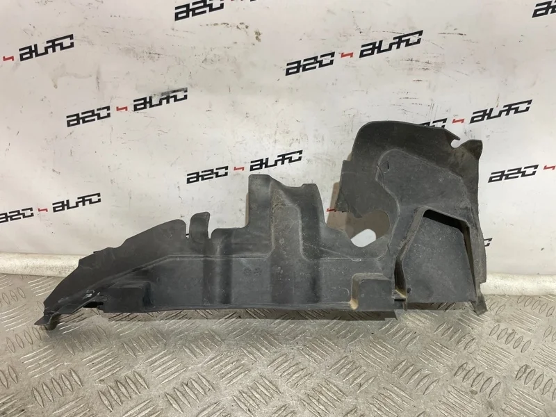 Дефлектор радиатора Audi A6 4F0121284AP C6, правый