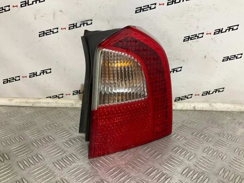Фонарь Volvo XC70 2011 31276840 2, правый