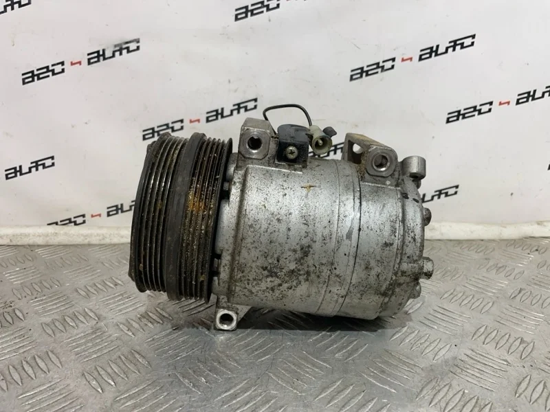 Компрессор кондиционера Volvo S40 30761390 1 2.4