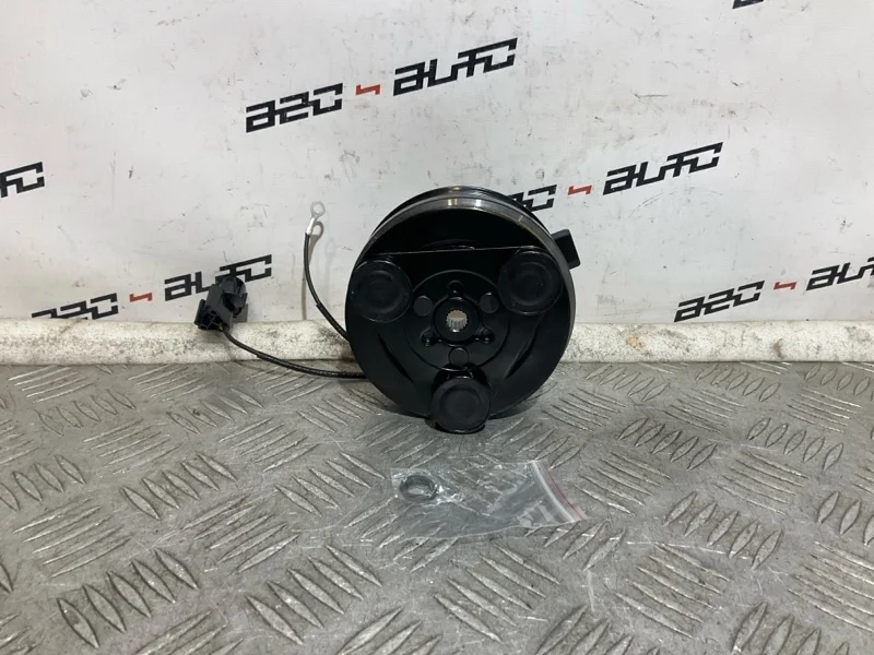 Муфта компрессора кондиционера Mitsubishi Grandis MSC105CA NA4W