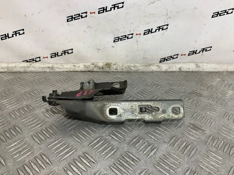 Петля капота Audi A4 2010 8K0823301D B8, левая