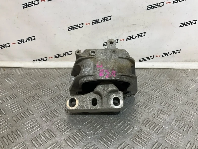 Опора двигателя Volkswagen Golf 2008 1K0199262CG 5 1.4, правая