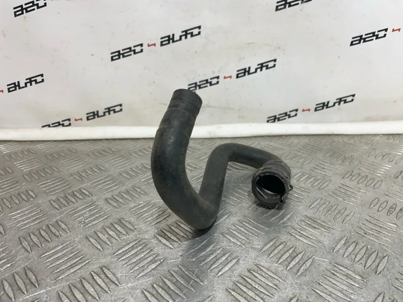 Патрубок охлаждающей жидкости печки Volvo S80 2010 6G918B160LC 2.5