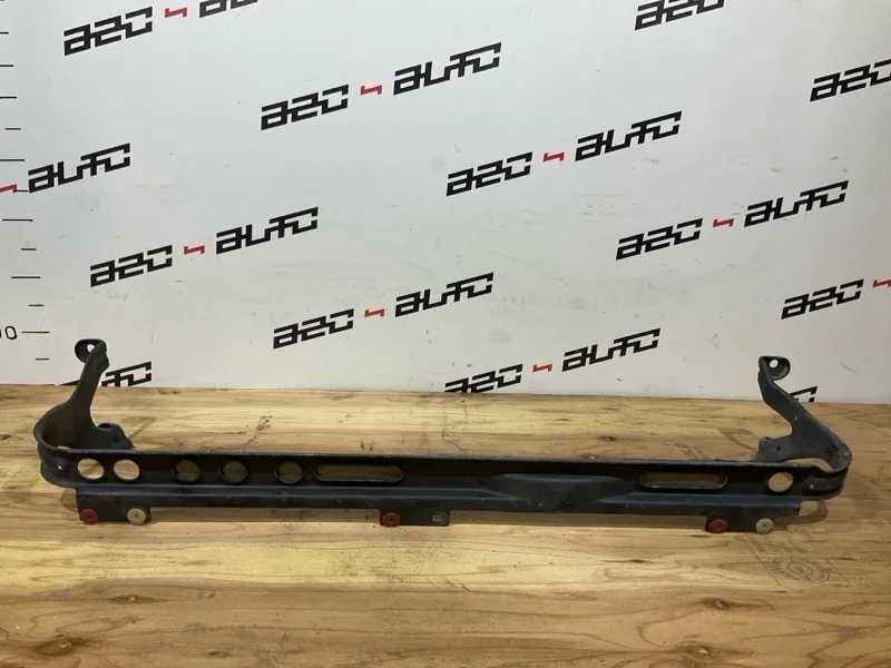 Планка радиатора Ford Kuga 2010 1519747 1 2.5