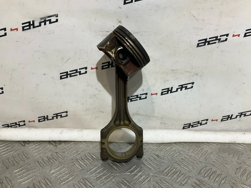 Поршень Volkswagen Golf 2008 03C107065AQ 5 1.4