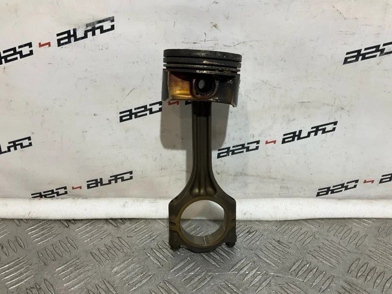 Поршень Volkswagen Golf 2008 03C107065AQ 5 1.4