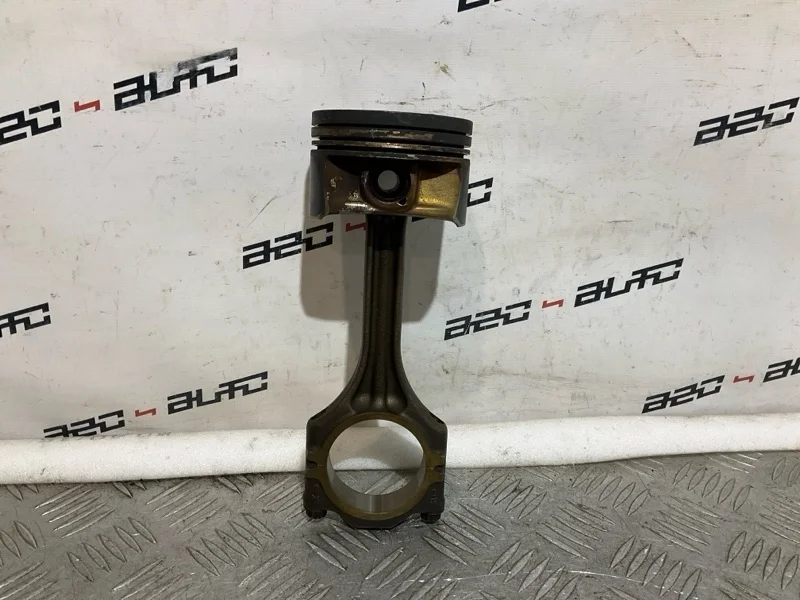 Поршень Volkswagen Golf 2008 03C107065AQ 5 1.4