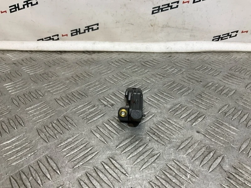 Датчик положения коленвала Volkswagen Golf 2008 036906433A 5 1.4