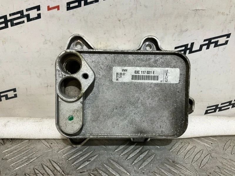 Теплообменник масляный Volkswagen Golf 2008 03C117021E 5 1.4
