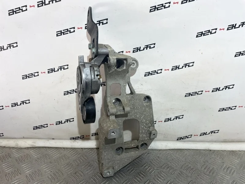 Кронштейн Volkswagen Golf Plus 2006 06F903143F 1 2.0