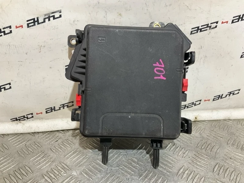 Корпус блока предохранителей Renault Megane 2014 284B10002R 3 2.0