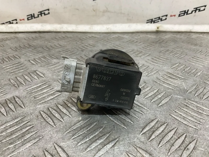 Катушка зажигания Volvo S40 8677837 1 2.4